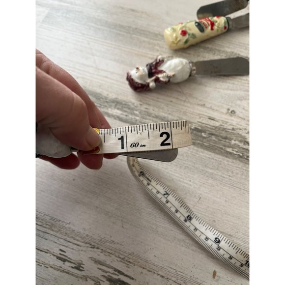 Set of five (4 matching) holiday cheese spreader - Picture 10 of 10